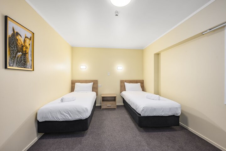 Room 7 of 51