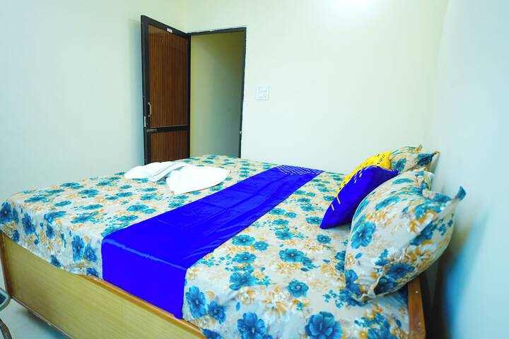 Room 4 of 35