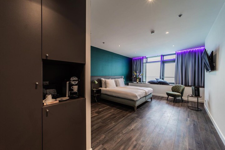 Room 12 of 46