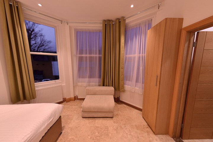Room 46 of 90
