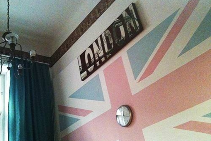 Room 8 of 16