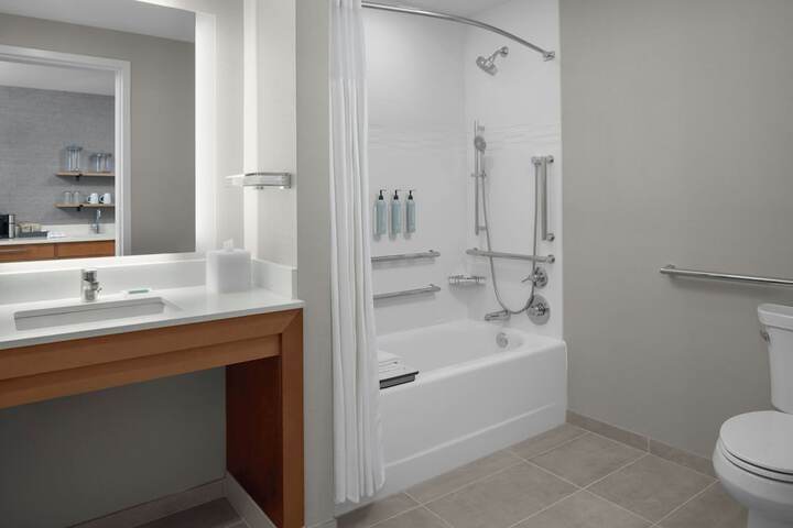 Room 15 of 26