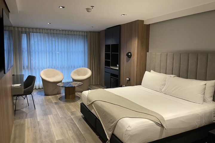 Room 4 of 26