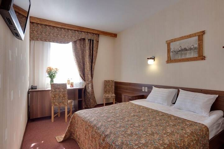 Room 4 of 34