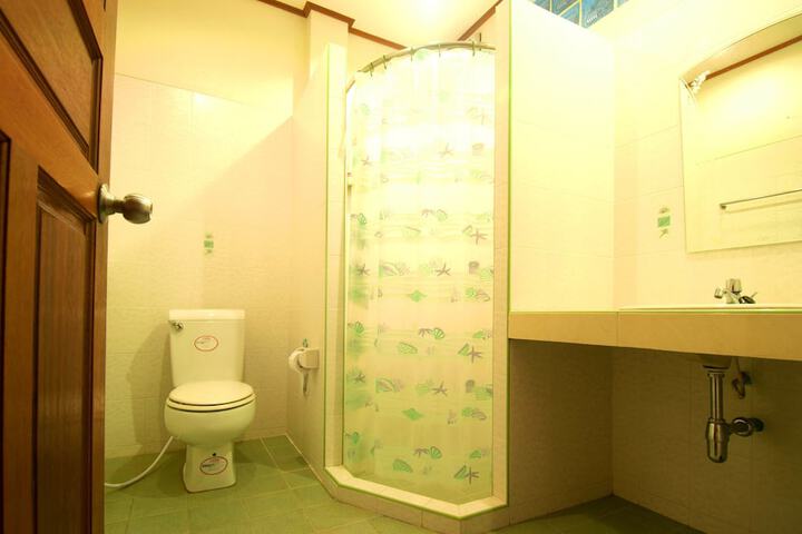 Room 18 of 40