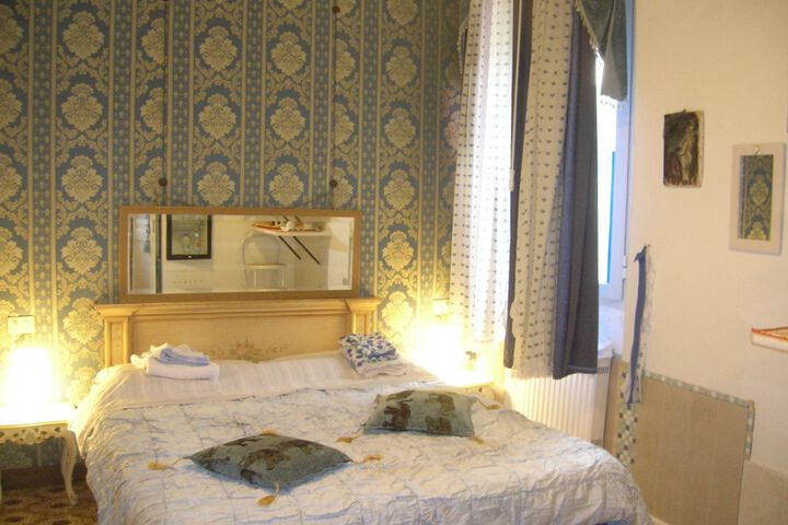 Room 30 of 166