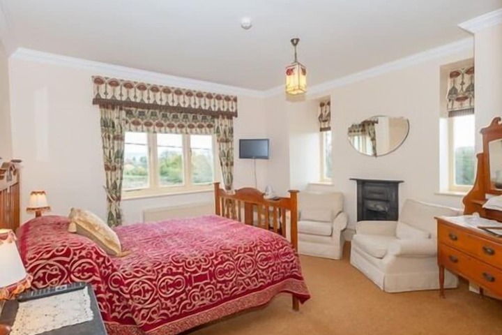 Room 2 of 26