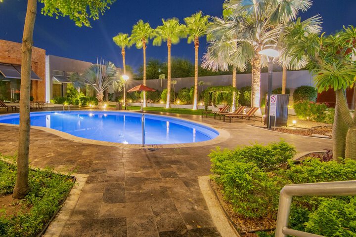 Pool Hotel