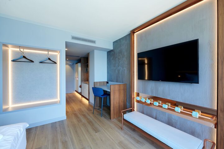 Room 46 of 112