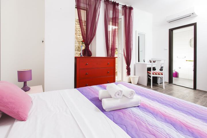 Room 5 of 35