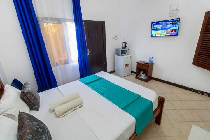 Room 4 of 48