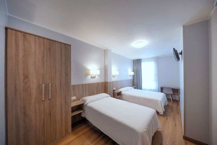 Room 7 of 38