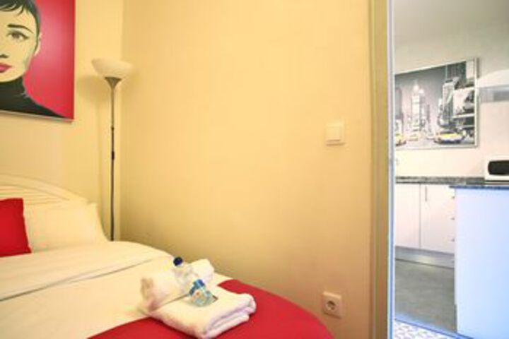 Room 6 of 14