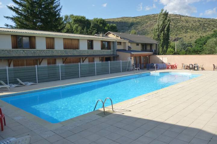 Pool 19 of 38