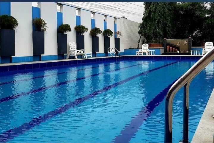 Pool 11 of 40