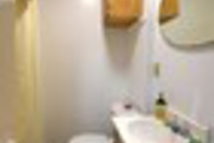 Room 176 of 204