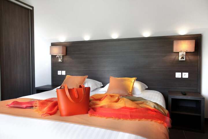 Room 10 of 51