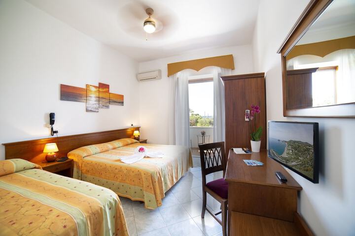 Room 2 of 81