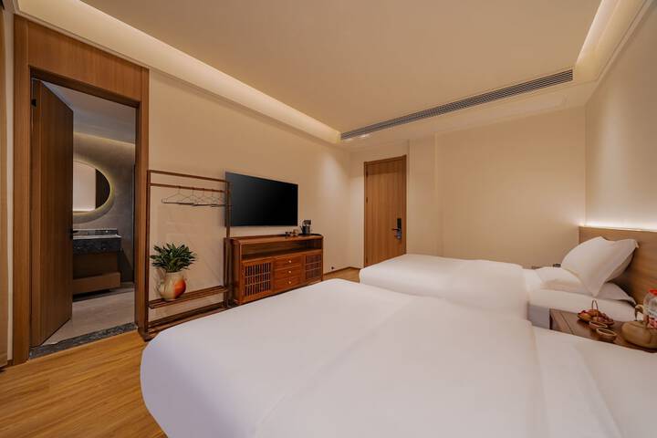 Room 21 of 80