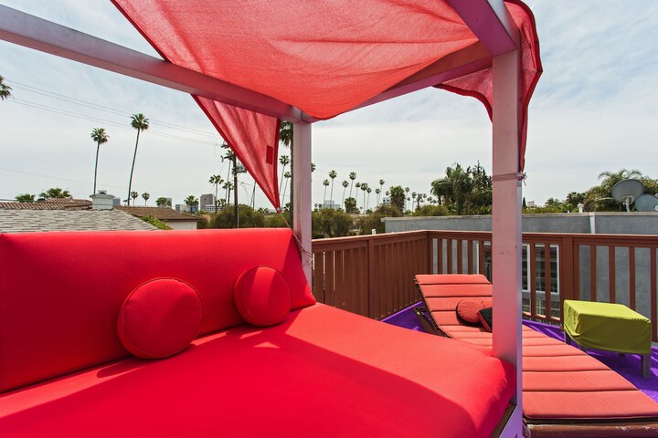 Sundeck 30 of 30