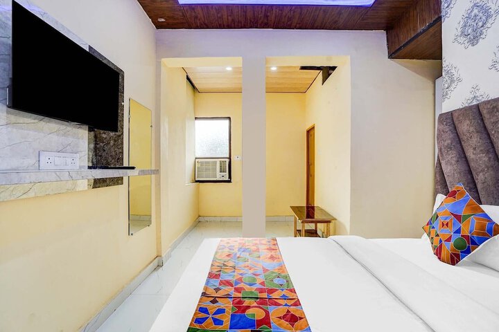 Room 14 of 26