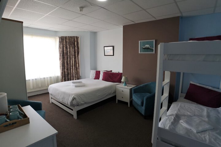 Room 20 of 102