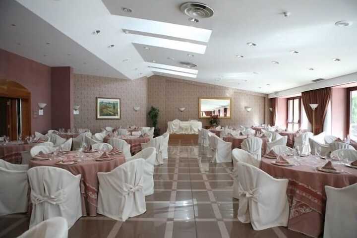 Ballroom/Hall 16 of 35