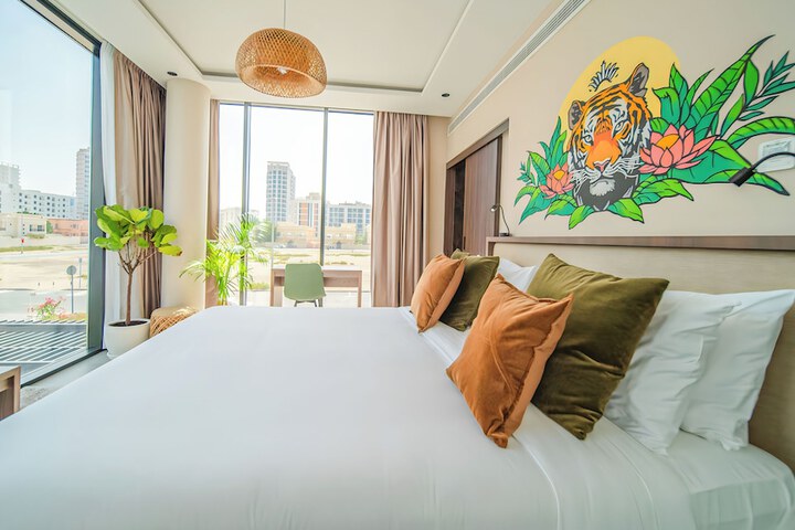 Room 2 of 34