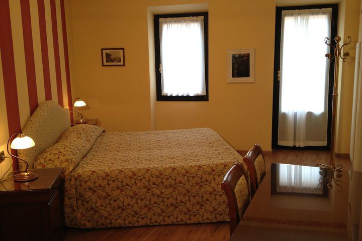 Room 4 of 45