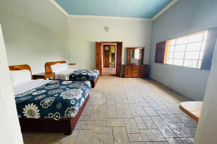 Room 83 of 172