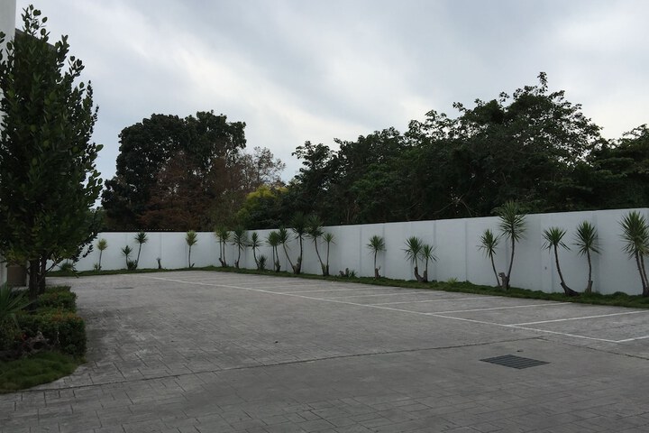 Property Grounds 18 of 21
