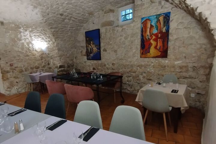 Dining 44 of 73