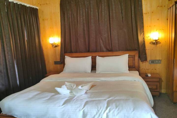 Room 2 of 26
