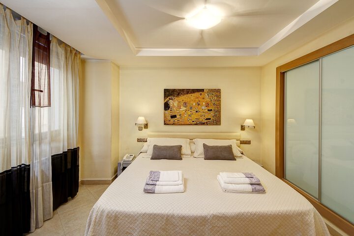 Room 5 of 71