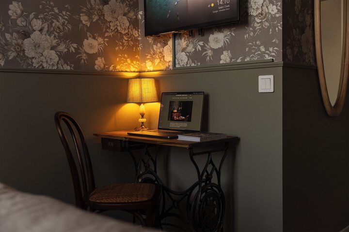 Room 7 of 65