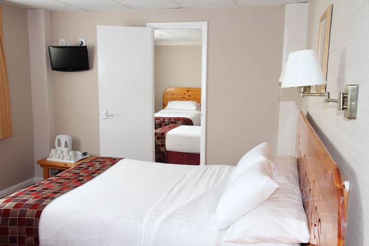 Room 4 of 44