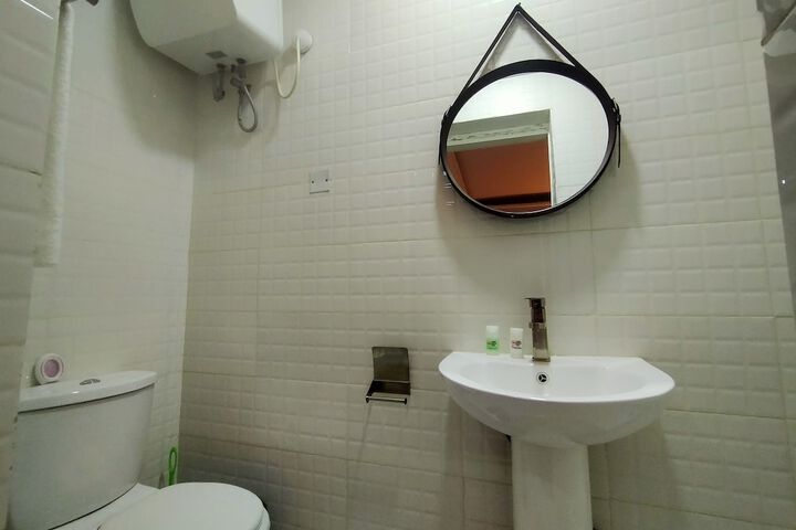 Room 16 of 23