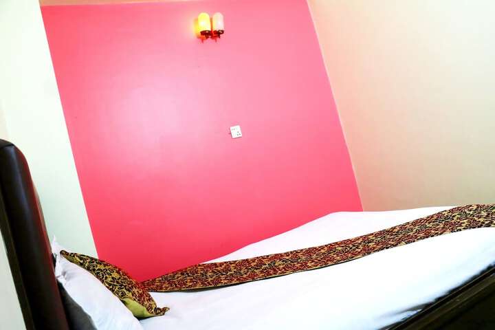 Room 9 of 22