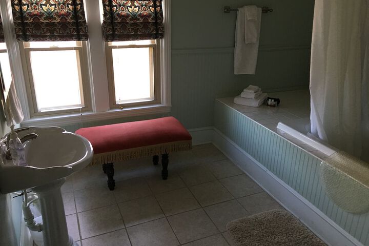 Room 159 of 198