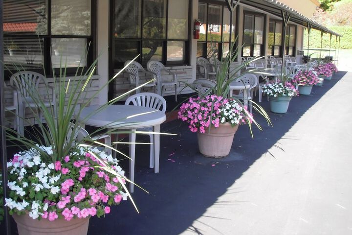 Photo of Capricorn Motel Royale Thousand Islands