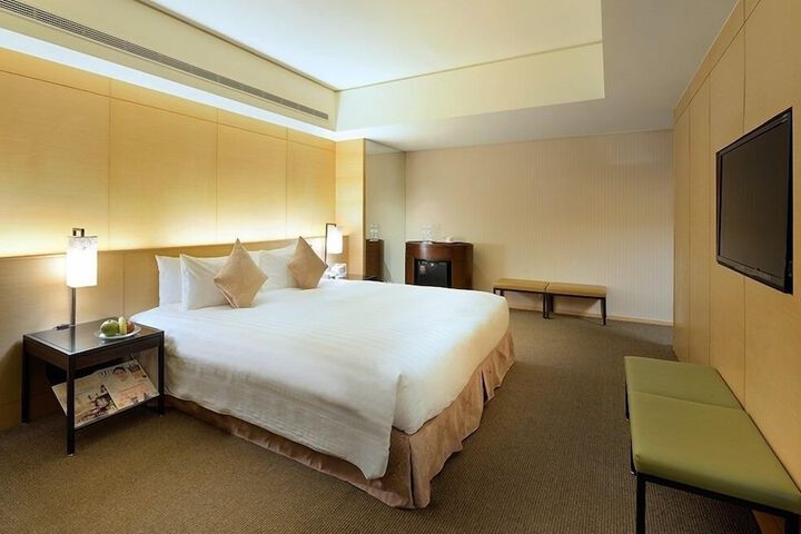 Room 72 of 145