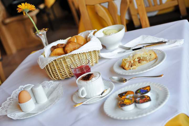 Breakfast/Coffee Service 18 of 36