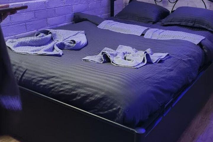 Room 4 of 15