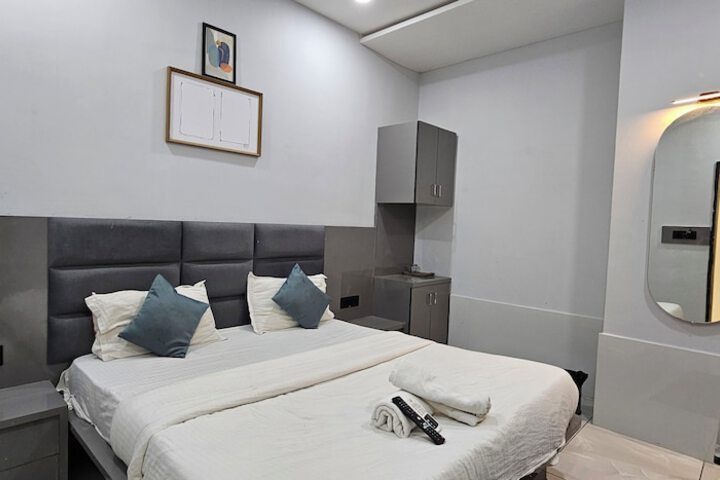 Room 3 of 24