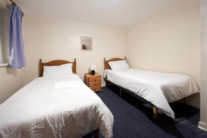 Room 10 of 25