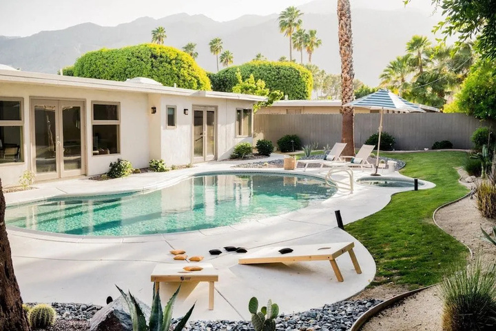 Pool 14 of 28
