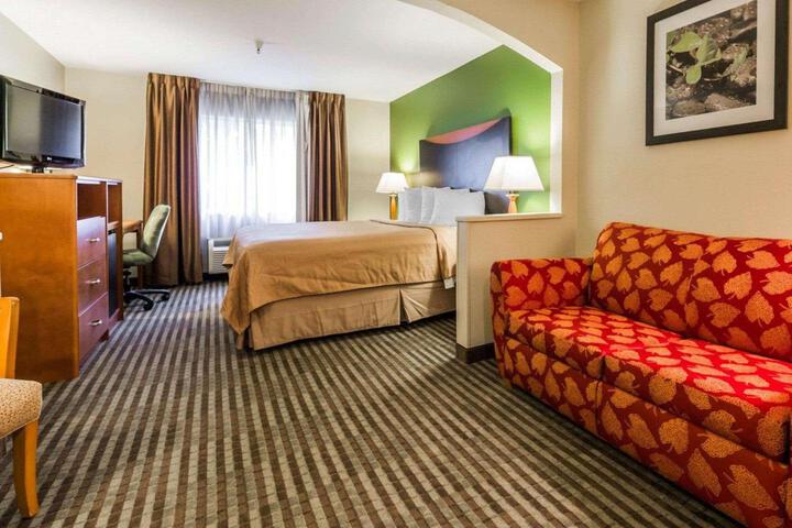 1 King Bed (12 of 19)
