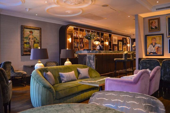 Lounge 164 of 224