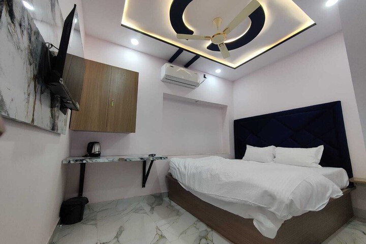 Room 3 of 22