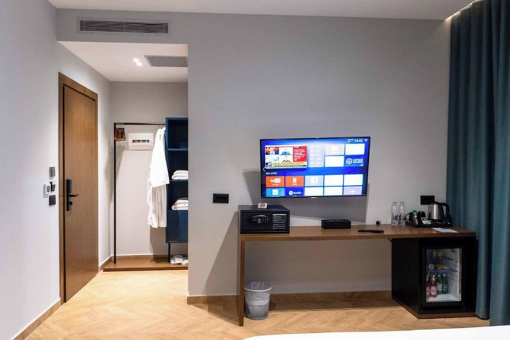 Room 93 of 265